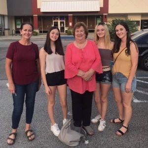 Meet your Posher, Julie